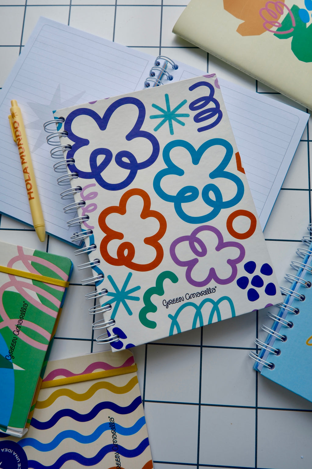 Cuaderno Argollado Doodles ✶ Mediano A5